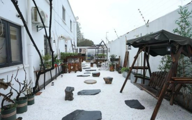 Changqiu International Youth Hostel (Shanghai Hongqiao International Exhibition Center)