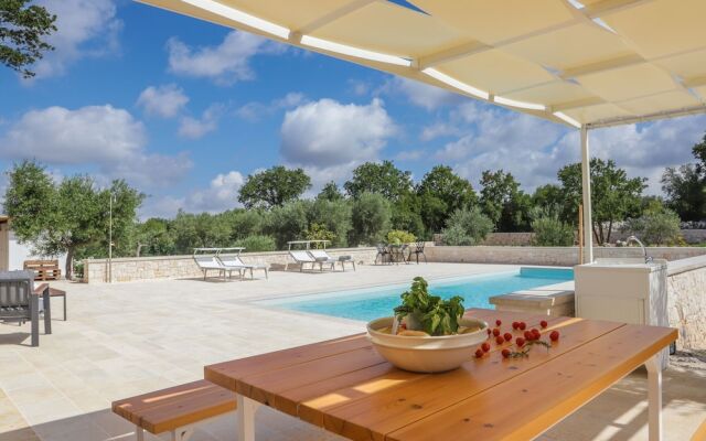 TD Trullo Roverella Charming Trullo with Pool