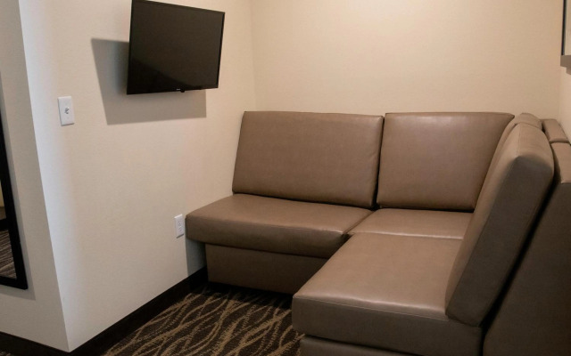 Cobblestone Hotel & Suites - Two Rivers