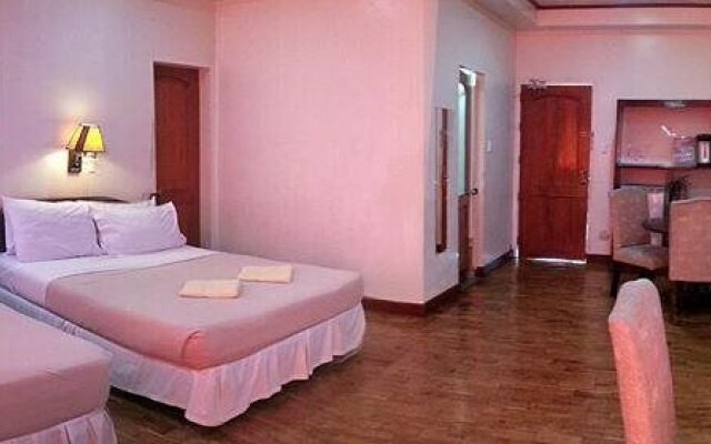 Macagang Hotel and Resort