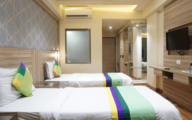 Classic Square by OYO Rooms