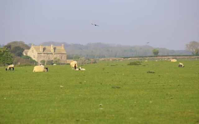 The Old Oak Tree Barn