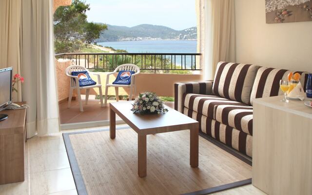 Invisa Hotel Club Cala Blanca