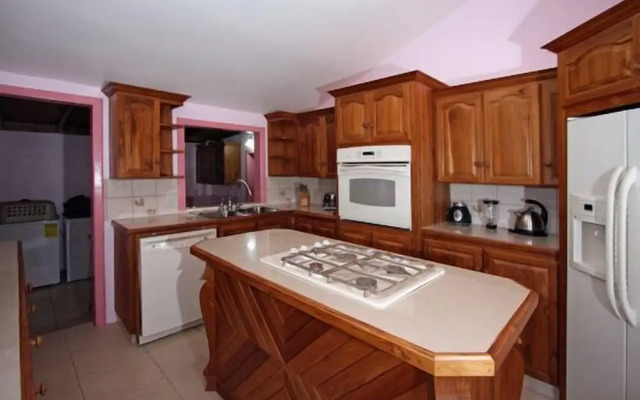 Sheppy's Den Villa