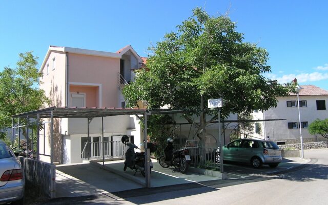 Apartment Miroslav