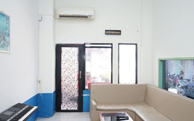 Paris Hotel by OYO Rooms