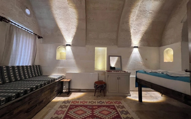 Uluyol Stone House