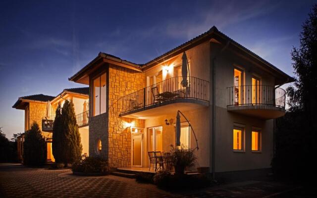 Balatonlelle Apartmanház