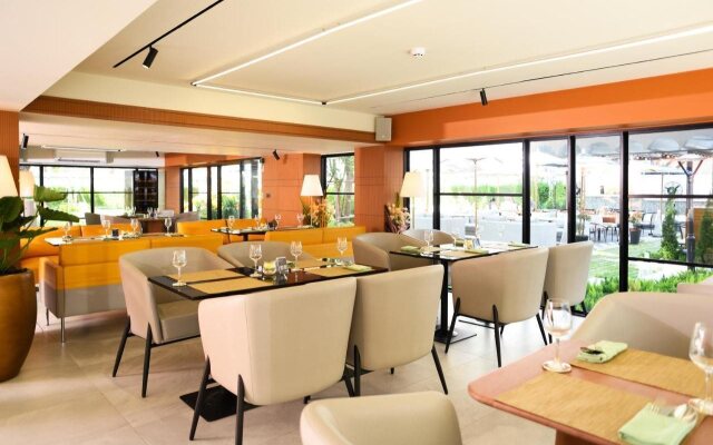 Floral Court Hotel & Residence Sukhumvit 13