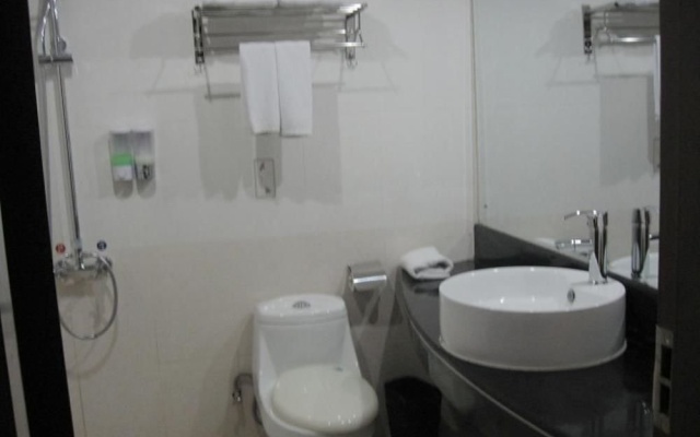 Zhubao Hotel - Zhuhai – Bathroom – Zhuhai
