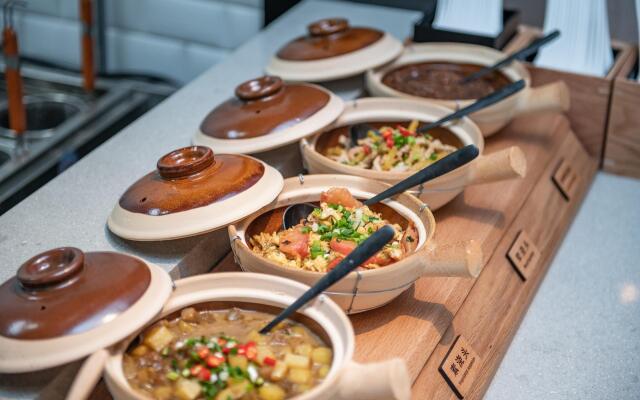 Hanting Hotel Kunming South Huancheng Road Metro Station