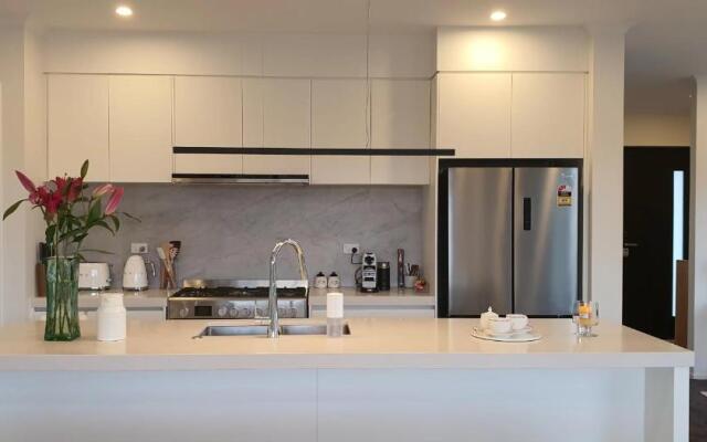 Wonderful River View-Brand New Home - 4 Bedrooms