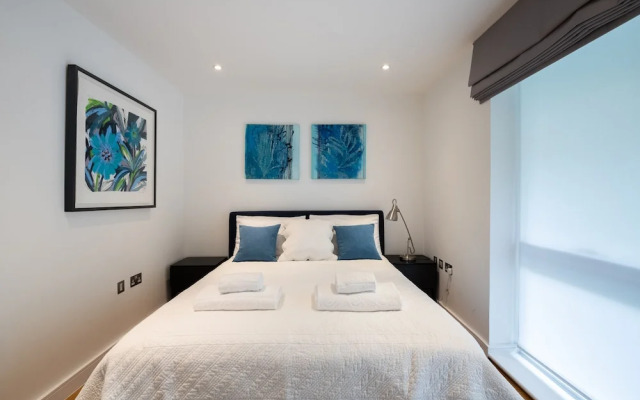 Trendy Queens Park Home Close to Hampstead by Underthedoormat