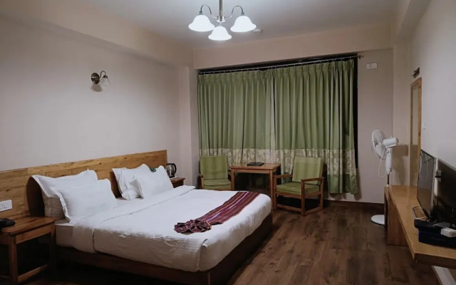 Hotel 100 Petals - Gangtok 12 mins from MG Marg