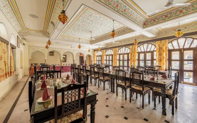 Hotel Dhula Garh