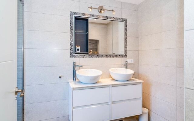 CP1-2 bedroom front line beach Cristo Playa RoomService