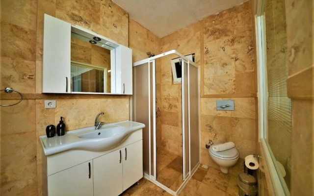 Villa Alfa by Akdenizvillam