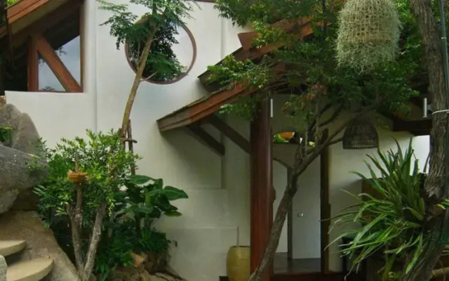 Villa Waterfall