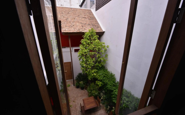 Neighbor Phuthon