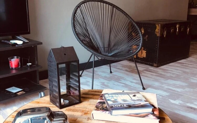 Home Plus Psirri Apartment
