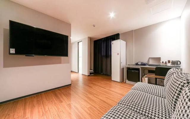 Pohang Brown Dot Hotel