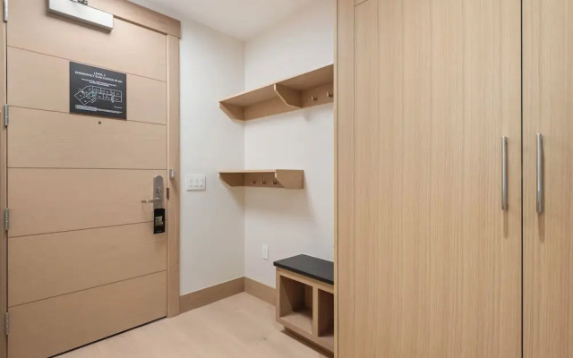 Snowmass Lux Getaway by Snowmass Vacations