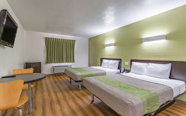 Motel 6 Santa Fe Central