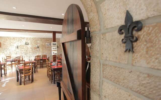Hotel le Chapeau Rouge