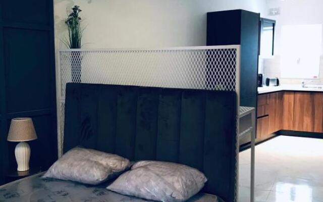 Zenith Apartment A20