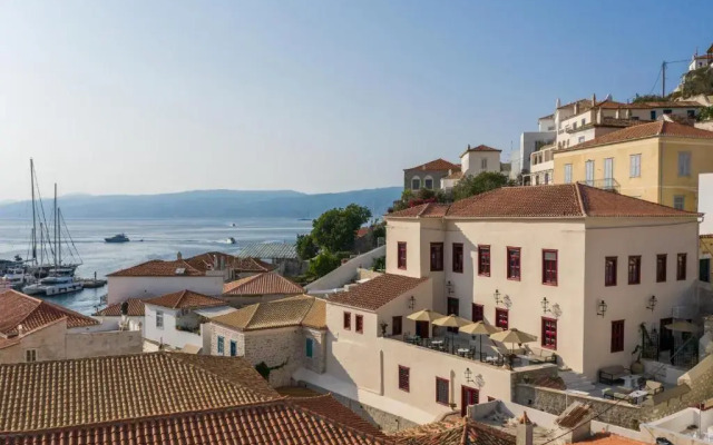 FOS Hydra residence