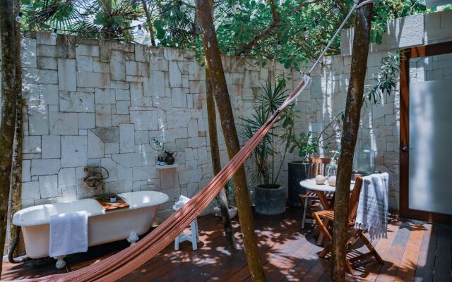 Lula Tulum, a Small Luxury Hotel