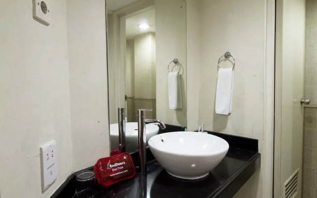 RedDoorz Apartment @ Cilandak