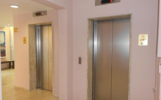 Sun Hall Beach Hotel Apts.