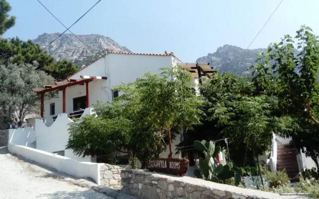 Zacharoula Rooms