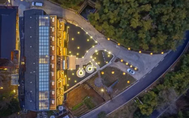 Lingshang · Jiangnan Tianchi Holiday Hotel