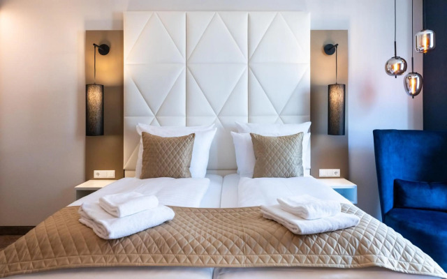 Best Western Premier Royal Blue - Adult Only