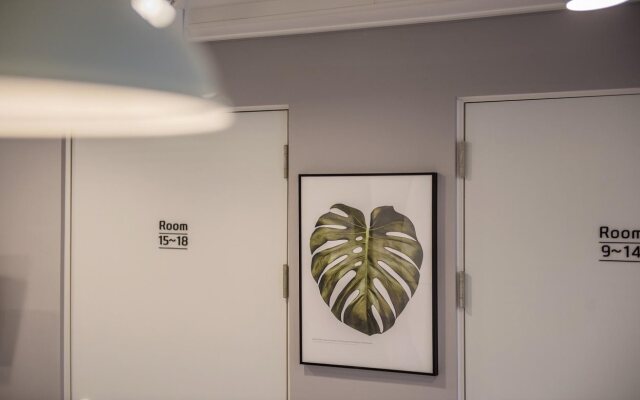 Flex Home Guesthouse - Hostel
