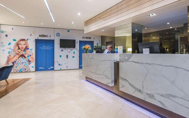 Novotel Sydney West HQ Hotel