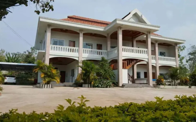 Theo Khame Hotel