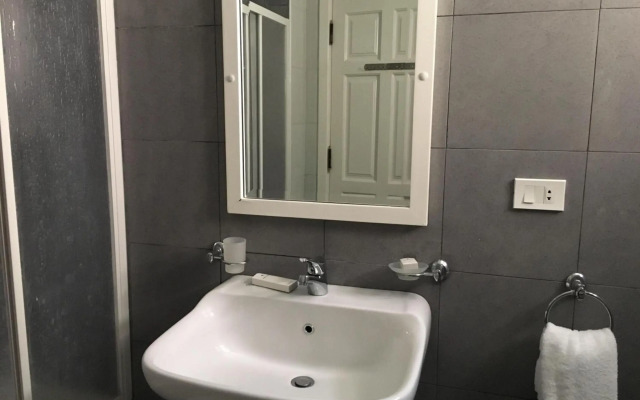 E-Just Hotel Borg El Arab