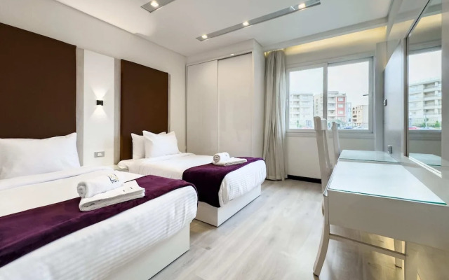 Fresh & Fabulous 2bdr - 5 min to Airport