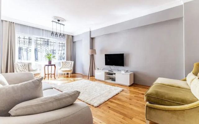 Fully Furnished Magnificent Flat in Uskudar