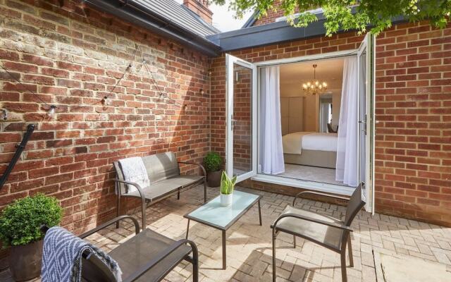 Host Stay The Hampton at Prospect Hill Apartments
