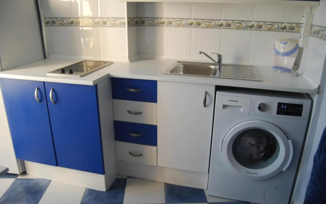 M3 904 Azul Mediterráneo bonito y confortable estudio