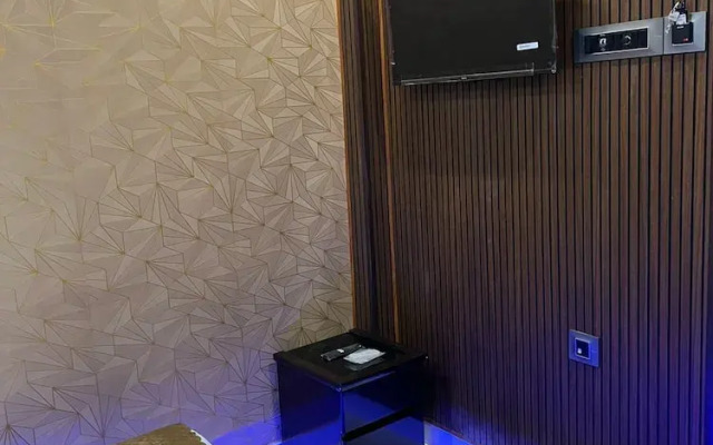 Om Nilay Paying Guest House By GRB