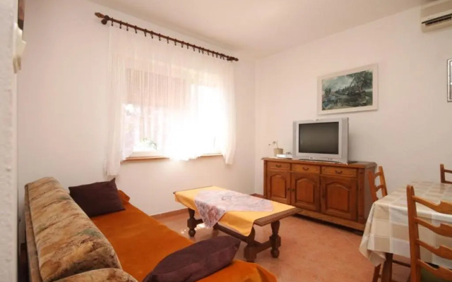 Apartment Kukljica 8237b