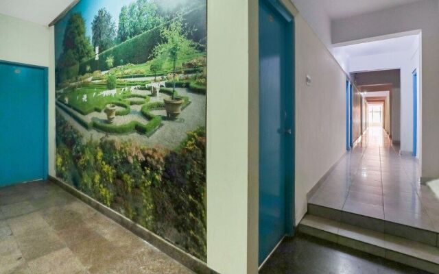 OYO 23083 Hotel Hindustan Deluxe