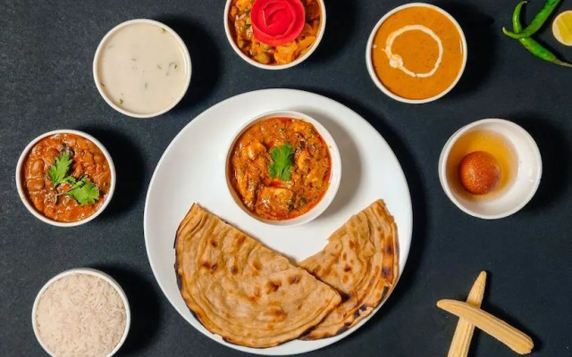 OYO 17250 Hotel Ganesham