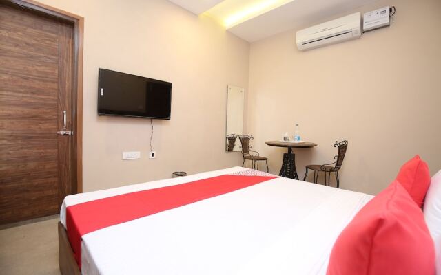 OYO 27743 Hotel Platina