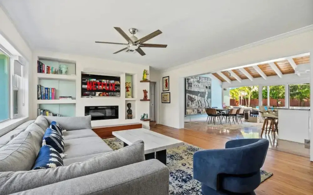 Pool Spacious Backyard Delray Beach Home
